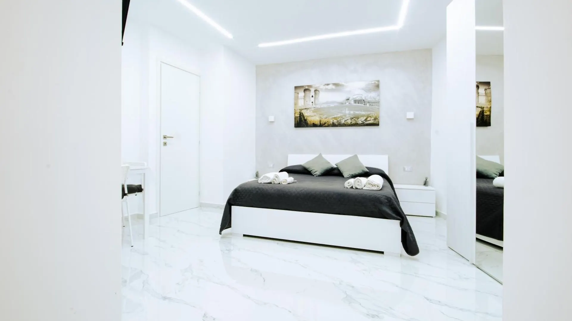 Cavahome Naples 0*,  Italy